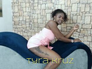 Tyra_kruz